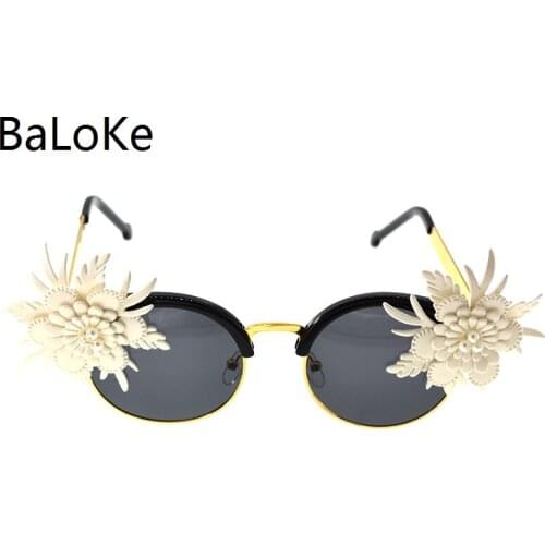 Super Baroque Sunglasses Women Red&White Flowers Vintage Eyewear Brand Design Sunglass Outdoor Casual Fashion Accessories