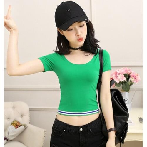 Short t-shirt woman leaky umbilical coat exposed umbilical cord