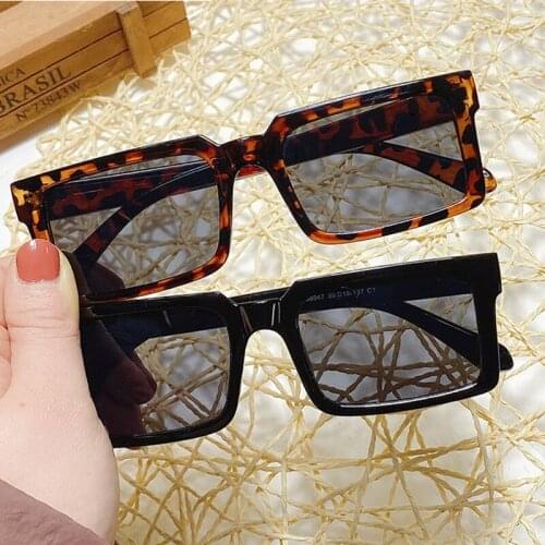 Women Sunglasses 2021 Trends Vintage Concise Metal Hinge Black Square Glasses Fashion Luxury Designer Glasses For Driving a car