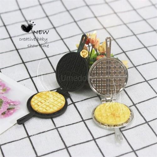 1 PCS 1/12 Scale Dollhouse Miniature Waffles Mold Baking Pan Mini Doll Food Play Kitchen Cooking Accessories Toy