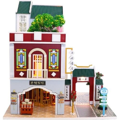 Mini Doll House Free Dust Cover Led Light Poppenhuis Diy Wooden Models Miniature Dollhouse Garden Kit Wood House Toys For