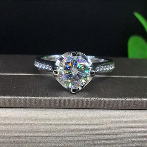 Solid 18K White Gold Center 1ct 6.5mm AU750 Round Brilliant Cut Side Stones Moissanite Ring Engagement Ring For Women