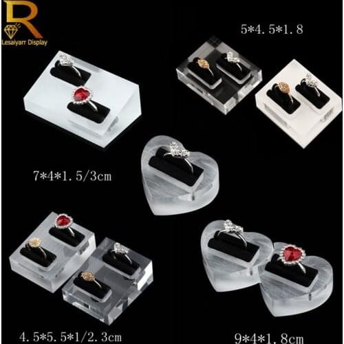 Luxury High Gloss Acrylic Wedding Double Rings Jewelry Display Stand Engagement Lovers Couple Rings Holder Organizer Rack Caes