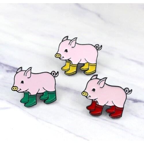 Cartoon Animal Brooch pink piglet wearing color rainboots pins to give children interesting gifts, clothes, Lapel badges and gif