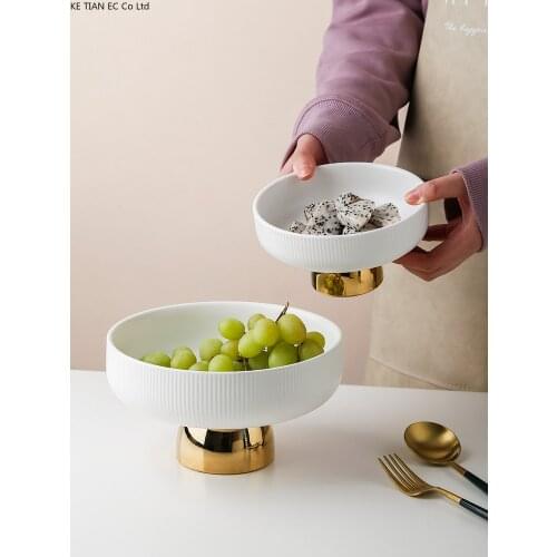 European-style Ceramic Tall Fruit Plate with Golden Base Luxury Home White Salad Bowl Living Room Snacks Dried Fruit Storagetray