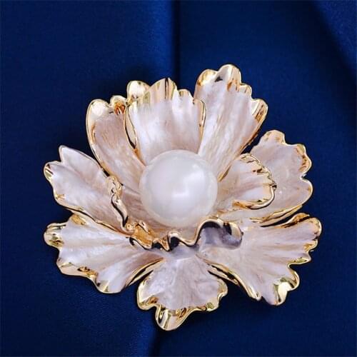 2021 New Elegant Peony Enamel Pins for Women Gorgeous Pearl Exquisite Scarf Buckle Brooch Wedding Korean Jewelry broche femme