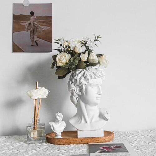 Nordic Light Luxury Resin Small Plaster Statue Sculptured Ornaments Flowerpot Decoration Girl Table Decoration Furnishings