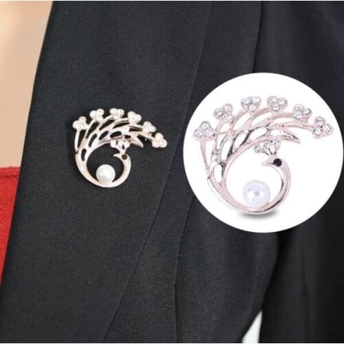 Bx050 Fashion Vintage imitation pearl Crystal alloy peacock brooch Womens Clothes shirt scarf accessories