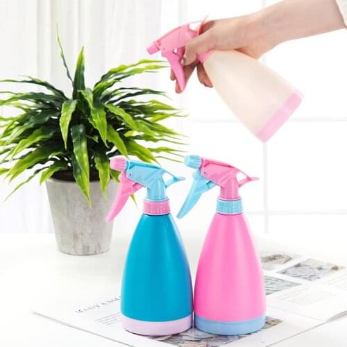 1 pcs Hand-operated watering can, gardening tools, candy-colored spray bottles, household watering cans