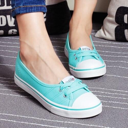 Summer Women Flats Shoes Fashion Canvas Shoes Women Shoes Breathable Flat Shoes Korean Tide Students Set Foot Pedal