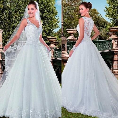V-Neck Lace Top Appliques Wedding Dresses With Buttons Back Bridal Gowns Custom Made Long Wedding Wear Sleeveless
