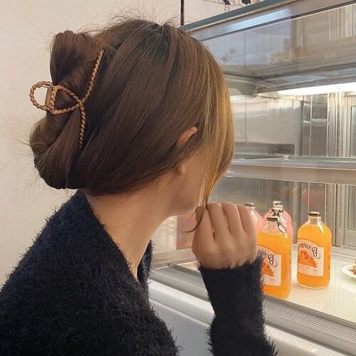 Irregular wood grain hairpin net red 2021 new shark clip back head hair catching Korean elegant temperament headdress