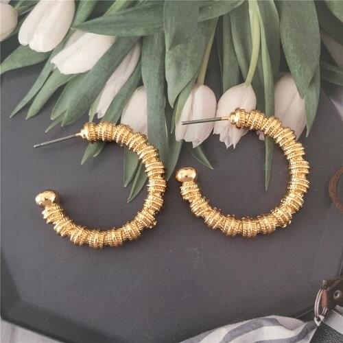 Casual Gold Color Plating Textured Medium Size Hoop Earrings For Women Girl Bohemia Elegant Unique Special Jewelry Accessory