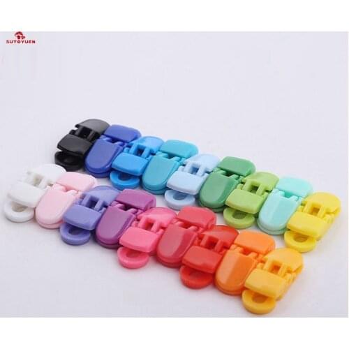 Free Shipping 200PCS Sutoyuen baby Pacifier Clips Plastic Pacifier Clips Soother Chain Holder For Baby Cute Mix Colors S062 5MM