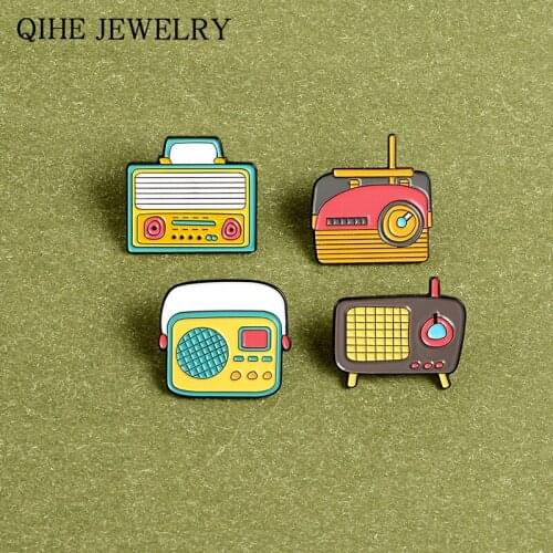 Vintage Radio Collection Pin Cartoon Old-school Music Player Enamel Badges Pins Wholesale Tape Recorder Brooches for Women Men
