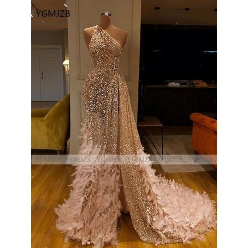African Girls Long Evening Dresses 2020 Mermaid One Shoulder High Slit Feathers Train Sparkly Sequin Formal Party Prom Gowns