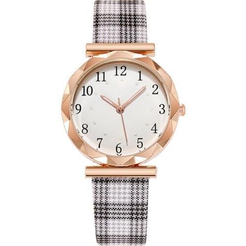 Casual Mens Watches Clock Stylish Temperament Mens Quartz Wrist Watches Simple Dial Watches Leather Strap Relogio Masculino