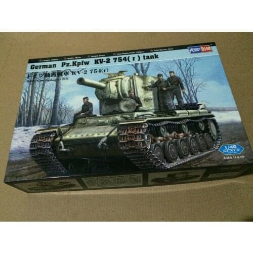Hobbyboss model 84819 1/48 German Pz.Kpfw KV-2 754(r) Tank model kit