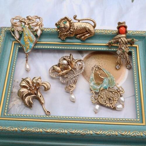 Retro Brooches Copper Material Personality Geometry Animal Flower Pin Party Vintage Accessories