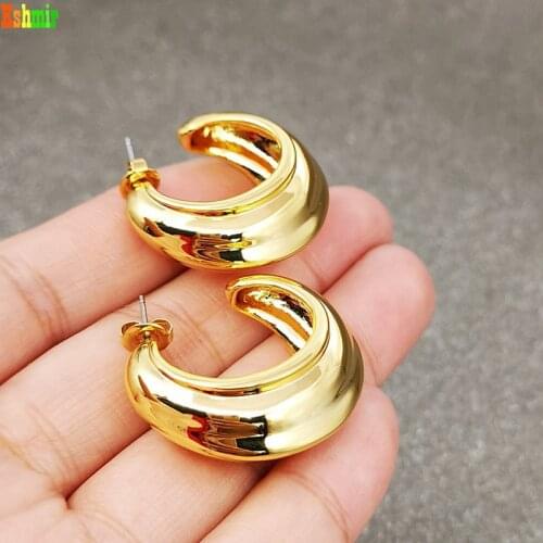 Kshmir Earrings 2020 New fashionable metal C-shaped stud earrings S925 earpins Metallic gold round female earrings