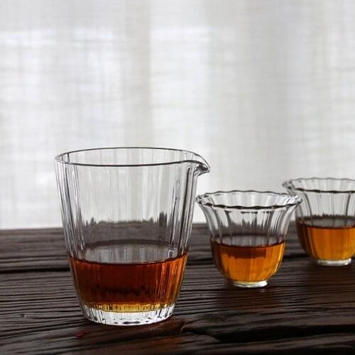 Handmade striped fair cup, thickened heat-resistant hammer-shaped glass cup, transparent water ripple tea sea
