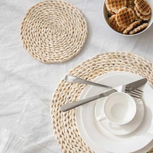Round Natural Hand Woven Corn Straw Placemat Cup Grass Mat Braided Coasters Table Mat Pads For Dining Table Warm kitchen Decor