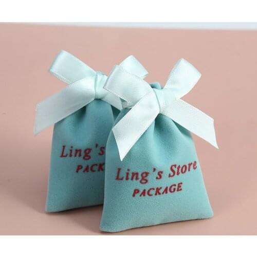 50pcs Green Velvet Jewelry Bag with Ribbon Small Poushes for Wedding Party Candy Gift Bag Custom Organizer Personalizado Mariage