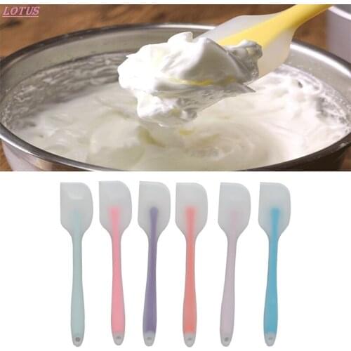 Silicone Cream Baking Scraper Non Stick Butter Spatula Cutter Chocolate Smoother Heat Resistant Kitchen Pastry Tools Scraper 1PC