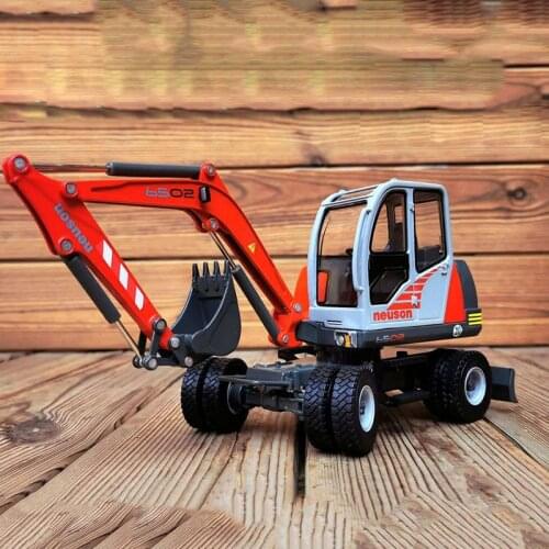 Diecast 1:25 6502 Wheel Excavator Construction Machinery Alloy Car Model Metal Collection Decoration Souvenir Ornaments Display