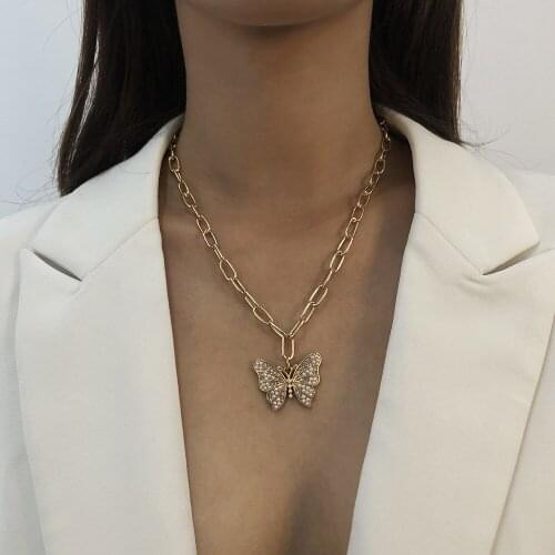 European And American Creative New Butterfly Necklace Pearl Rhinestone Light Luxury Necklace High Sense Romantic Lady Neck Chain