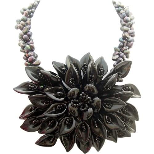 Y·YING Natural Freshwater Black Pearl Onyx Flower statement Necklace 19"
