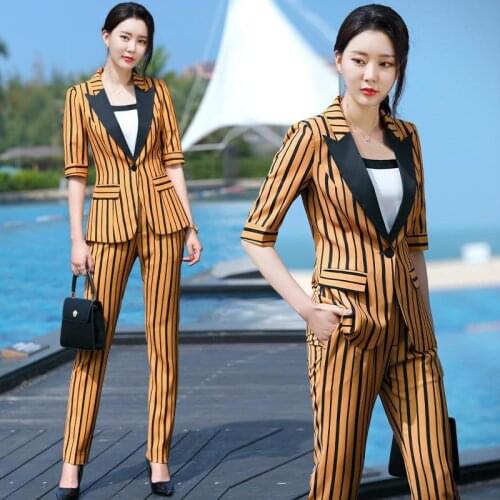 Fashion striped suit womens Korean version of spring and summer new fashion five-point sleeve temperament wild suit two-piece
