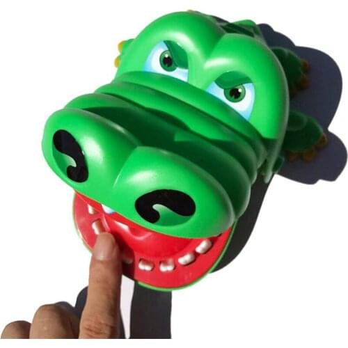 1PC Large Size Crocodile Mouth Dentist Bite Finger Game Funny Gags Toy For Kids Play Funny Party Halloween Decoration 10250E