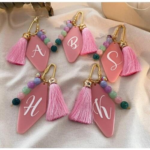 Fashion A-Z Letter Creative Key Ring Key Chain Geometric Rhombus Acrylic Tassel Beaded Key Chain Lady Bag Key Chain Pendant