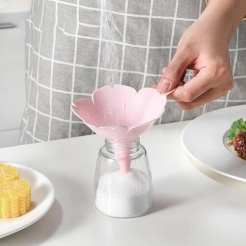 2PCS Kitchen Cherry Blossom Style Funnel Creative Household Liquid Dispensing Mini Funnel Kitchen Tools Liquid Powder Dispenser