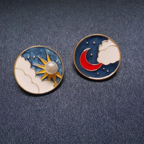 Muylinda Vintage Enamel Pins Moon And Sun Badge Lapel Pins Women Men Sky View Brooch Bag Clothes Buckle Accessory gift