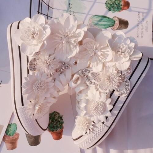 Exclusive Custom Fashion And Elegant Rhinestone Flower High-Top Womens Shoes Custom Street Fashion Trend White Canvas Shoes