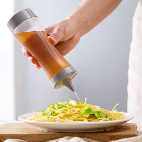 Squeeze Bottle Kitchen Accessories Gravy Boat Plastic Sauce Vinegar Oil Ketchup Gravy Cruet Condiment Dispenser Grey + Transpare