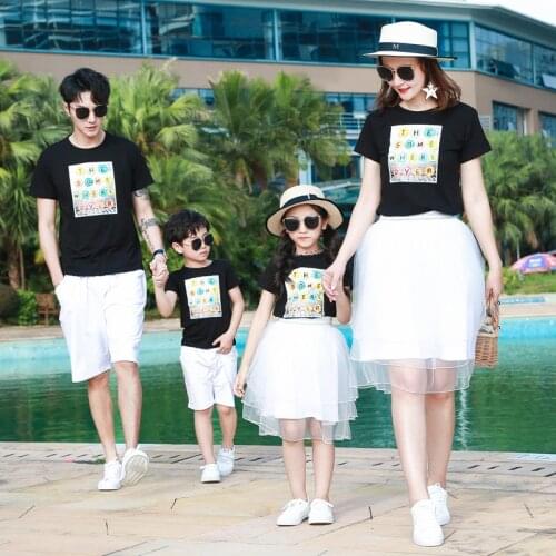 2020 Family Matching Outfits Clothes Summer Beach Vacation Family Mom Daughter T-shirt and Dresses Father Son T-shirts and pants