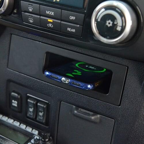 10W car QI wireless charger charging plate wireless phone charger accessories for Mitsubishi Pajero 2017 2018 for iPhone 8 X