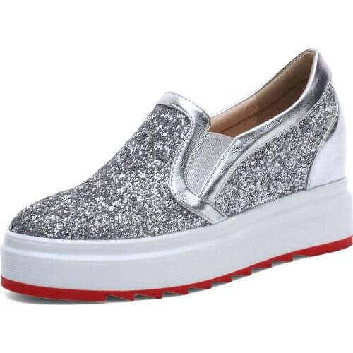 The new spring 2019 is not high increased with the joker sequins loafers 31-43