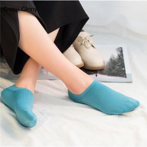 2018 new Thin section shallow mouth invisible boat socks New young cute low to help fashion short socks women