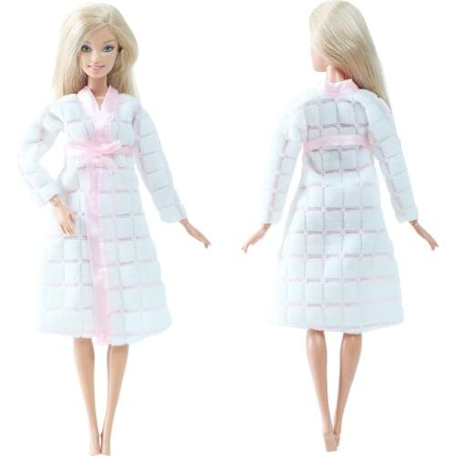 BJDBUS 1 Pcs Doll Bathrobe White Bathroom Suit Winter Pajamas Warm Wear Sleeping Outfit Clothes for Barbie Doll Baby DIY Toys