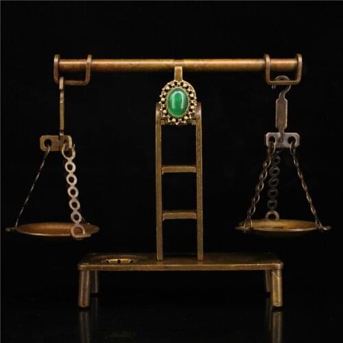Collection of small brass scales in the late qing dynasty to balance old ornaments