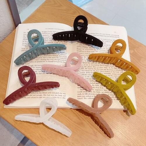 2021 Korea Frost Crab Hair Clips Warm Elegant Flocking Hair Claw For Women Girl Sweet Hair Claw Vintage Velvet Hair Accessories