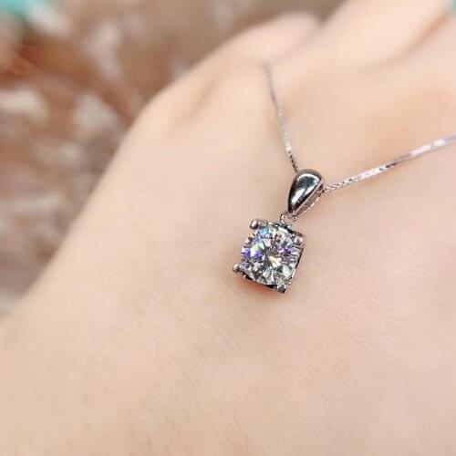 Poetry Of Jew Store Round Silver Moissanite Pendants 1ct D VVS Luxury Moissanite Weding necklace for Women
