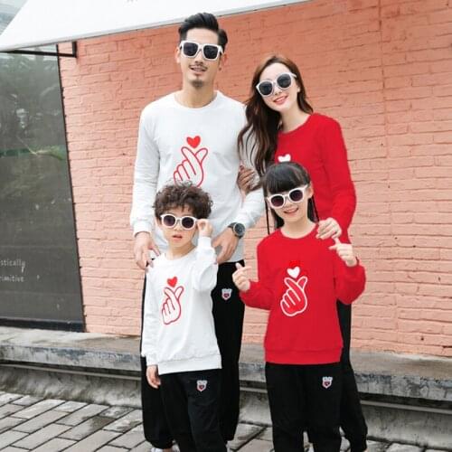 Family Matching Outfits Casual Love Heart Autumn Mother Daughter Father Son Men Women Child Boy Girl Cotton Family Clothes Set