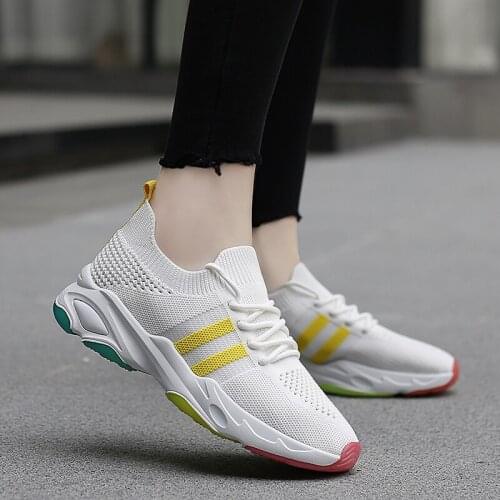 2021 Women Vulcanized Shoes Specialty Breathable Fly Weave Shoes Fashion New Running Shoes Ladies Loafers Cozy Athletic Shoes