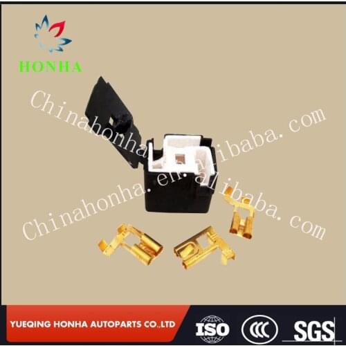 3 Pin 7.8mm H4-2B ceramic Car connector H4 Auto lamp holder plug 7.8mm lamp plug