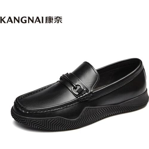 KANGNAI Men Loafers Moccasins Casual Flat Cow Leather Slip-On Comfortable Driving Shoes Male Metal Decor Shoes